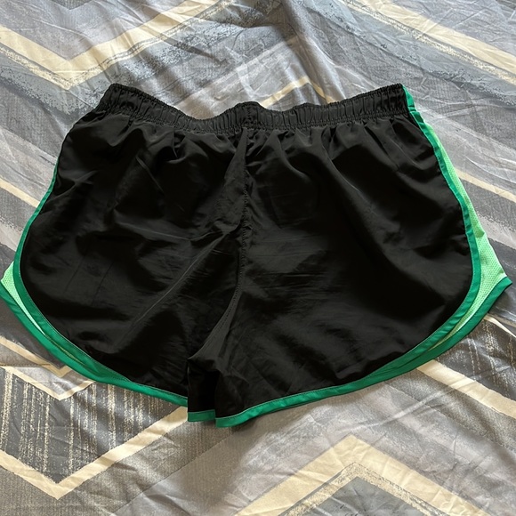 Nike drift shorts size large - Picture 3 of 4
